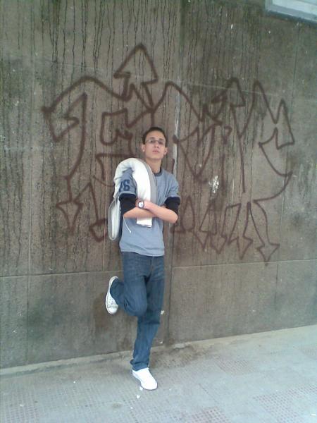 la n nassim 1 ami troo sympa  bogoss nn ??